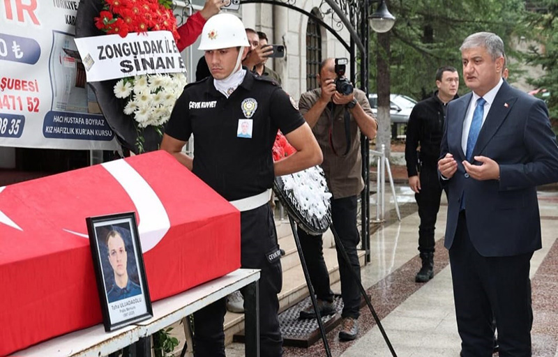 KAZADA HAYATINI KAYBEDEN POLİS MEMURU SON YOLCULUĞUNA UĞURLANDI