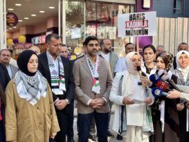 AK PARTİ KADIN KOLLARINDAN SESSİZ ÇIĞLIK ETKİNLİĞİ