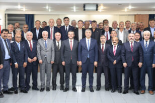 VALİ YAVUZ MUHTARLARLA BİR ARAYA GELDİ