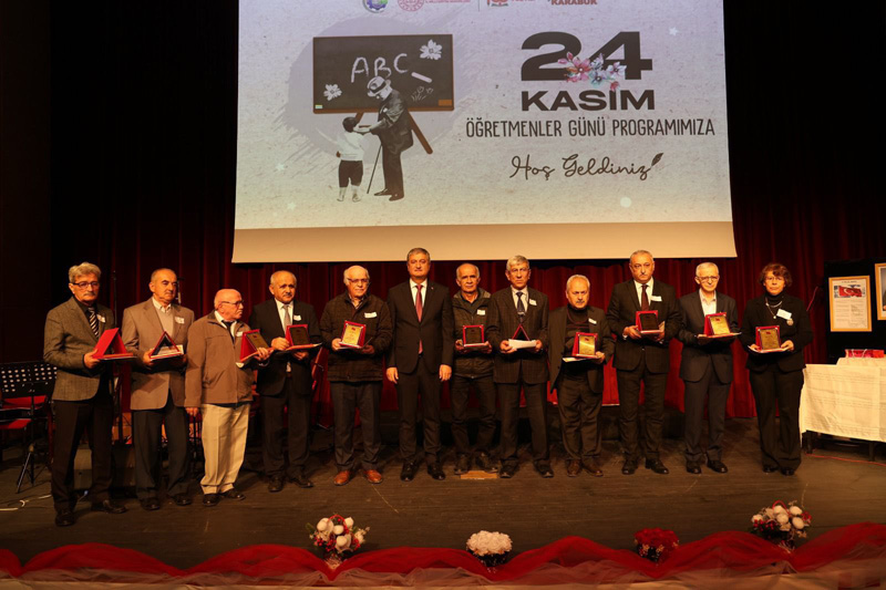 KARABÜK’TE 24 KASIM ÖĞRETMENLER GÜNÜ KUTLANDI.