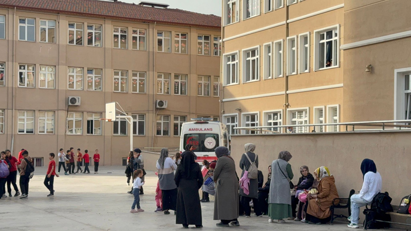 KARABÜK’TE ÖĞRENCİLER PİLAV ÜSTÜ TAVUKTAN ZEHİRLENDİ