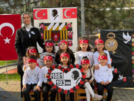 MİNİKLERDEN ATATÜRK’Ü ANMA ETKİNLİĞİ DUYGULANDIRDI