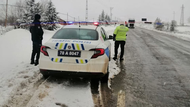 KARABÜK’TE KARLA MÜCADELE DEVAM EDİYOR