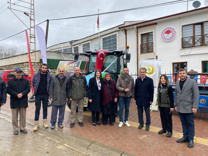 ORKÖY DESTEĞİYLE OVACIK’TA TRAKTÖR VE MAKİNE TESLİM TÖRENİ YAPILDI