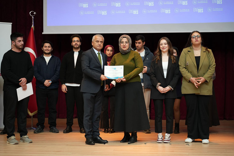 ÜNİDES SERTİFİKA TÖRENİ KARABÜK ÜNİVERSİTESİ’NDE GERÇEKLEŞTİRİLDİ…