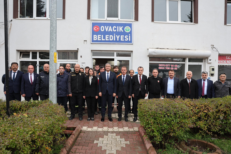 VALİ YAVUZ OVACIK KAYMAKAMI ÖZNUR GÜLER KIYAK’I ZİYARET ETTİ.
