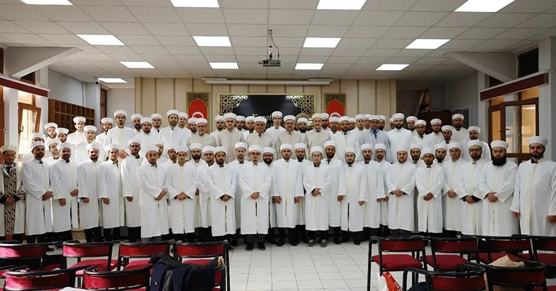 68 YENİ DİN GÖREVLİSİNE “CÜBBE-SARIK TEVDİ” MERASİMİ
