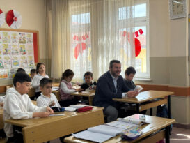 BAŞKAN ÇETİNKAYA’DAN ÖĞRENCİLERE YEREL YÖNETİM DERSİ