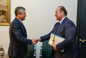 KARABÜK’ÜN SORUNLARINI İÇEREN RAPOR AKAY’A SUNULDU