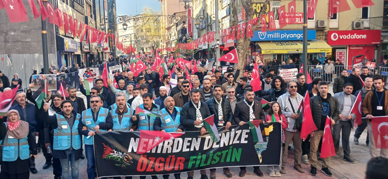 KARABÜK’TE FİLİSTİN’E DESTEK YÜRÜYÜŞÜ
