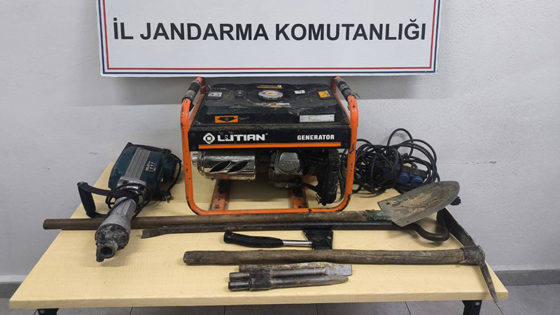 KARABÜK’TE KAÇAK KAZI VE UYUŞTURUCU OPERASYONU