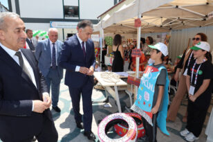 VALİ ÇAĞATAY OKULLARI ZİYARET EDEREK ÖĞRETMEN VE ÖĞRENCİLERLE BULUŞTU.