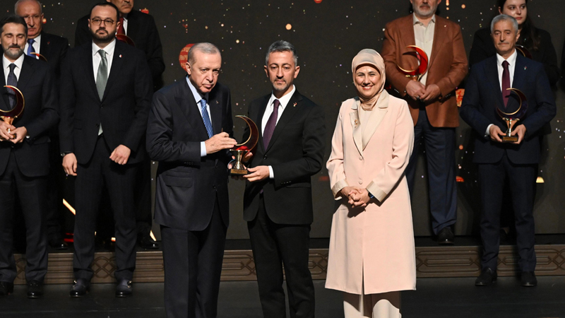 KARDEMİR’E “YILIN KURUMSAL KAN BAĞIŞÇISI” ÖDÜLÜ