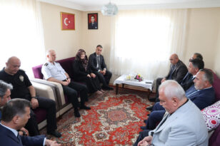 VALİ ÇAĞATAY, 15 TEMMUZ ŞEHİDİ BARIŞ EFE’NİN AİLESİNİ ZİYARET ETTİ