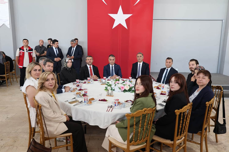 ŞEHİT AİLELERİ VE GAZİLER ONURUNA YEMEK