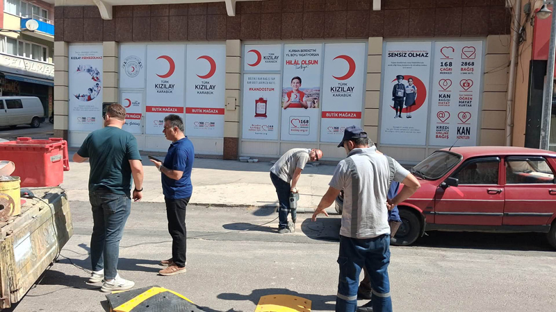 BAYIR MAHALLEDE İKİ CADDEYE HIZ KESİCİ