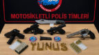 ŞÜPHE ÜZERİNE DURDURULAN ARAÇTAN SİLAH ÇIKTI
