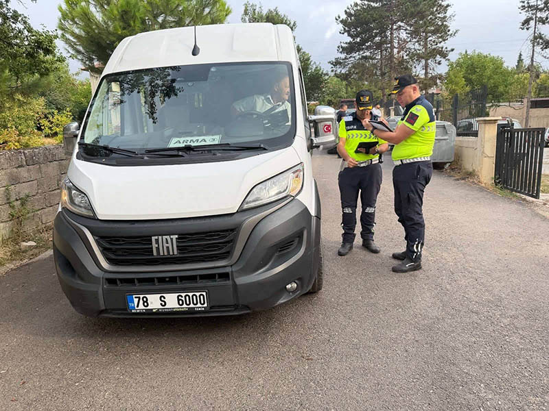 ÖĞRENCİLERİN GÜVENLİĞİ İÇİN KARABÜK”TE TEDBİRLER ALINDI